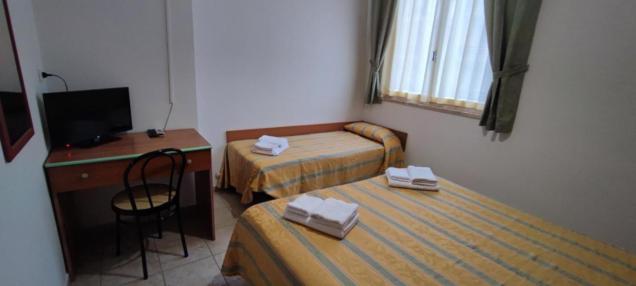 Hotel Zeus Lido Di Classe Room Only Zewnętrze zdjęcie