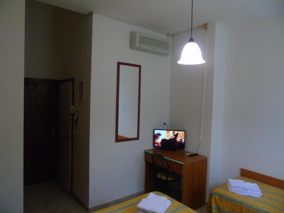 Hotel Zeus Lido Di Classe Room Only Zewnętrze zdjęcie