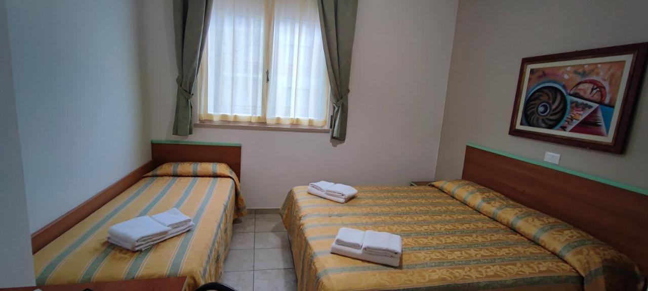 Hotel Zeus Lido Di Classe Room Only Zewnętrze zdjęcie