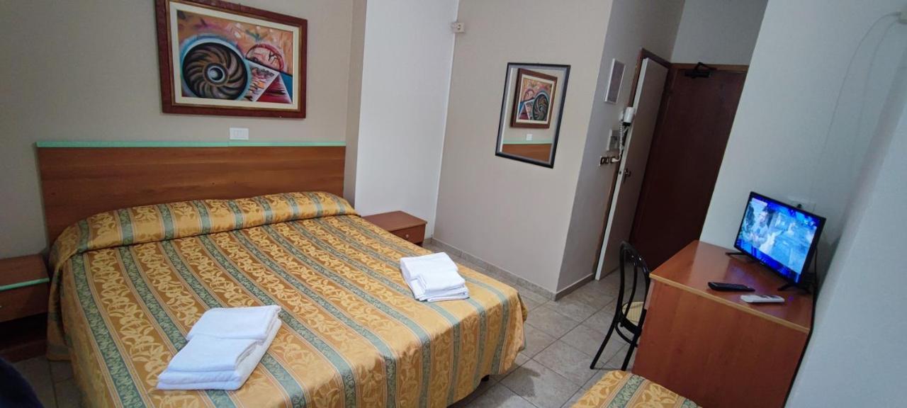 Hotel Zeus Lido Di Classe Room Only Zewnętrze zdjęcie
