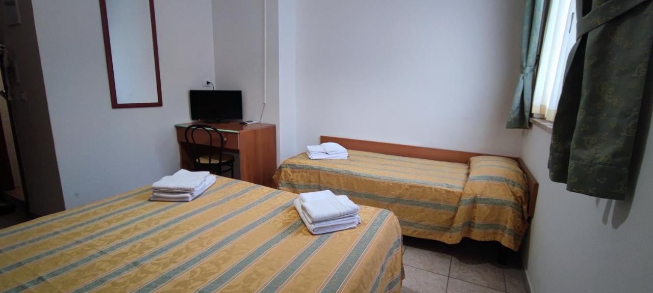 Hotel Zeus Lido Di Classe Room Only Zewnętrze zdjęcie